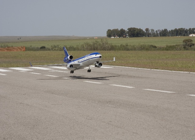 Download EUG001900 (640Wx462H)